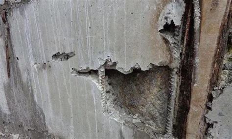 为何混凝土工程会出现蜂窝,麻面,漏筋,孔洞?怎么预防和处理?|混凝土|麻面|孔洞_新浪新闻