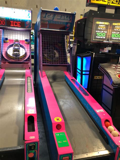 INNOVATIVE CONCEPTS ENTERTAINMENT, ICE BALL ARCADE GAME 29"W X 120"L X ...