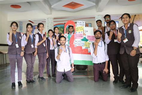 MP Lok Sabha Elections 2019: From kathak, to street plays and book ...