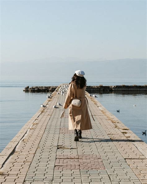 Women With Birds Photos, Download The BEST Free Women With Birds Stock ...