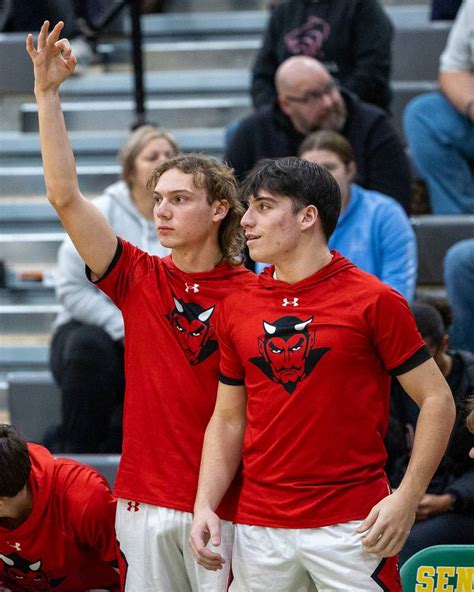 Photos: Hall vs. Seneca at Shipyard Showdown Tournament – Shaw Local