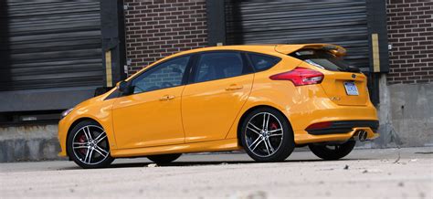 Ford Focus ST with Ford Performance Mountune Kit (2015) - picture 3 of 8