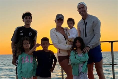 Novia E Hijo De Cristiano Ronaldo Cuántos Hijos Tiene Cristiano