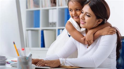 Friendly Work Environment | Working Moms | Workplace Policy | Herzindagi