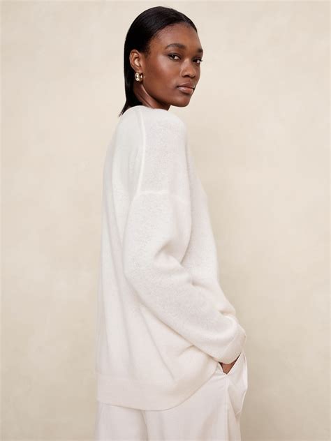 Caro Oversized Lightweight Cashmere Sweater | Banana Republic