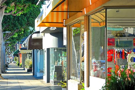 Beverly Grove In Los Angeles - Explore a Bustling Shopping, Dining, and ...