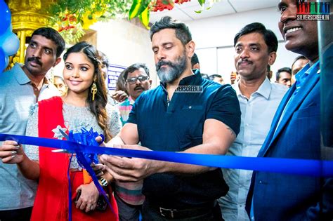 Chiyaan Vikram FANS | Official Fans Website | Dr.Vikram Kennedy | CVF