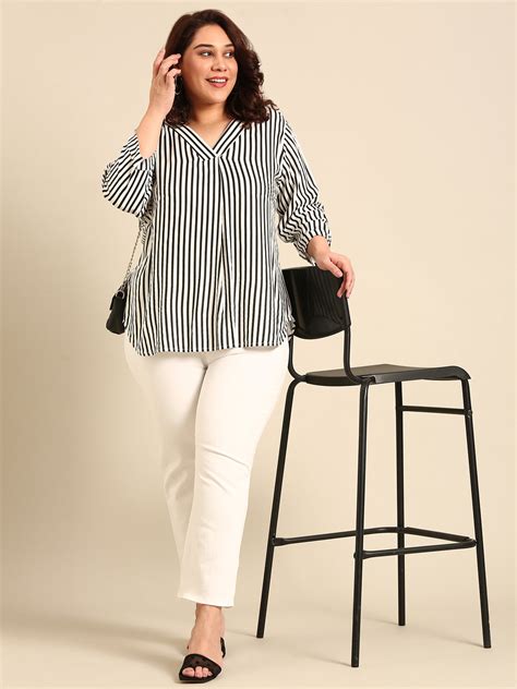 Black And White Stripe V-Neck Top – The Pink Moon