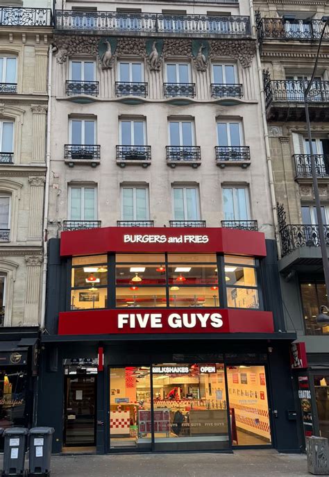 Ouverture de FIVE GUYS FRANCE, Place de Clichy à PARIS !! 🍔🎉 Un plaisir ...