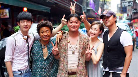 《唐人街探案3》上映4天总票房突破30亿元 创造中国电影市场三项新纪录_手机新浪网