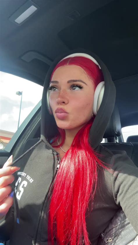 Toria Lorraine (@torialorraine) - Urlebird