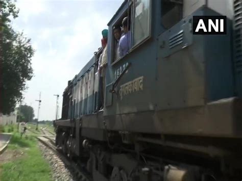 Samjhauta Express arrives at Attari