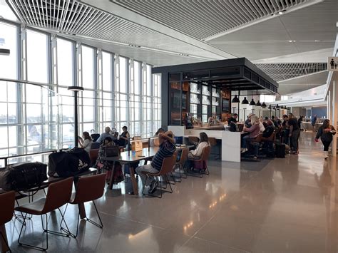 The new United Club Lounge in Terminal A at Newark EWR - Points Miles ...