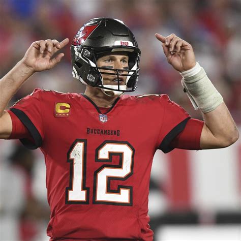 Fantasy Football Week 15: Rankings, Stat Projections and Top Waiver ...