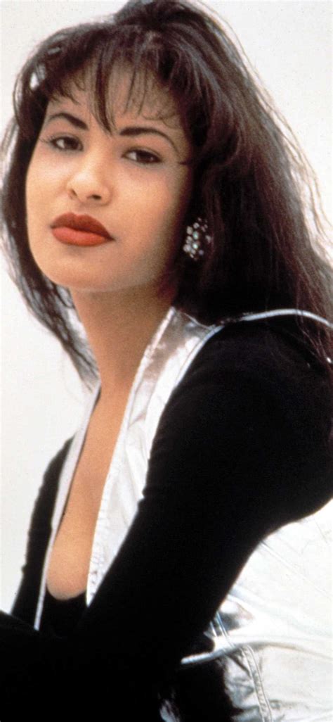 4K Selena Quintanilla Wallpaper - iXpap