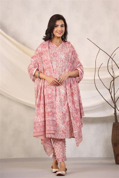 Buy Maheen Faizah Dusty Peach Block Printed Mul Mul Dupatta_Shahenaz ...