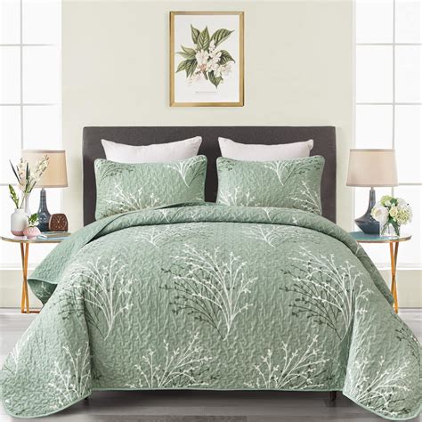Amazon.com: Sage Green Quilt Set King Size - Branch Botanical Pattern ...