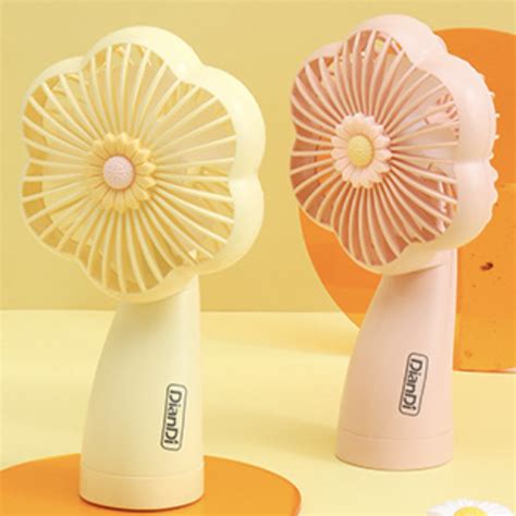 Flower USB Fan Online - Premium Rechargeable Fan | Nestasia