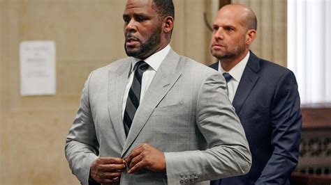 R. Kelly Is Set to Face Trial in Chicago in September - The New York Times