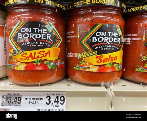 Grovetown, Ga USA - 05 03 22: Retail store chip dip South of the border ...