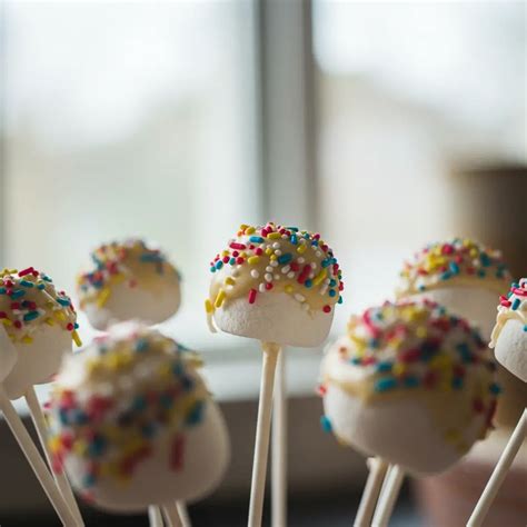 Vanilla Marshmallow Pops - Better Home Recipes