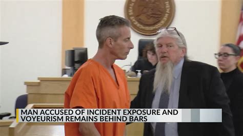 Man accused of indecent exposure and voyeurism in Albuquerque to stay ...