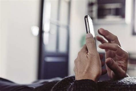 Master the seductive art of sexting | Femina.in