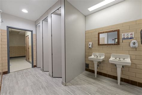 Restroom 的图像结果