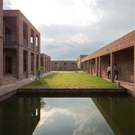 Marina Tabassum's career-defining works are on display in Munich ...