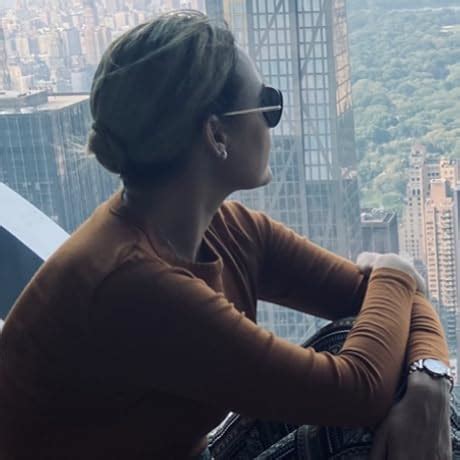 You've Got Mail: Amazon.in: Tom Hanks, Meg Ryan, Greg Kinnear, Michael ...