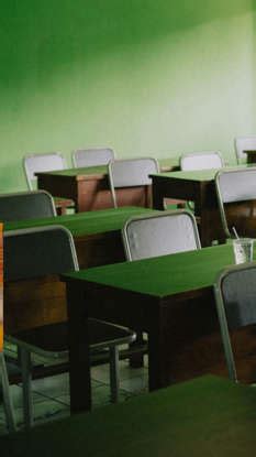 9 Red Flags That Indicate a Toxic Teacher