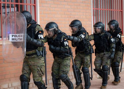 U.S. Soldiers visit Spanish military police battalion | Article | The ...
