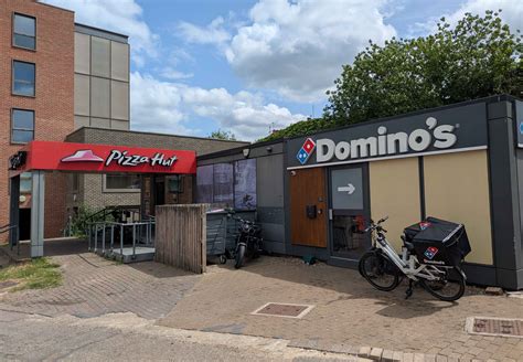 The Ham and Egger Files: Pizza Hut and Domino's Pizza are next door ...