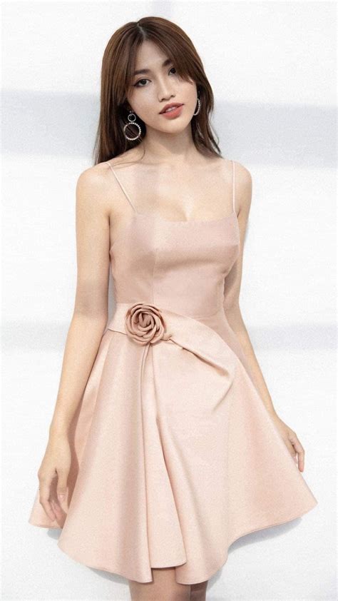 LaneJT Váy cam nude hoa hai dây V250 – Yunie Clothes