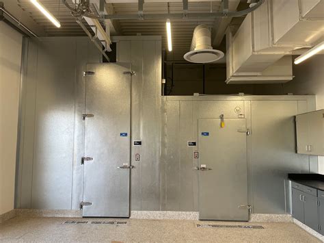 Install Cooler Walk-In Boxes 的图像结果