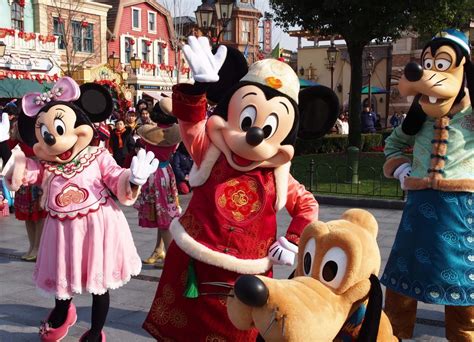 Shanghai Disneyland to operate with reduced capacity, visitors need to ...