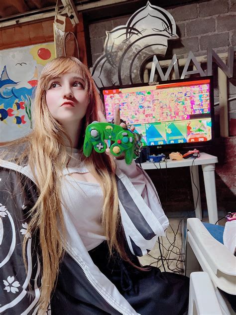 TW Pornstars - San Chan. Twitter. Nada como empezar mi cumpleaños con unas retas de smash. 5:59 ...