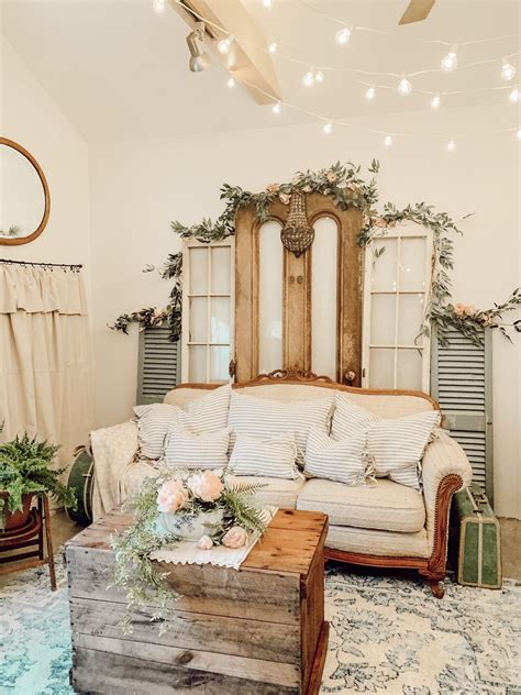 Rustic vintage style farmhouse studio | Country farmhouse decor, Shabby ...