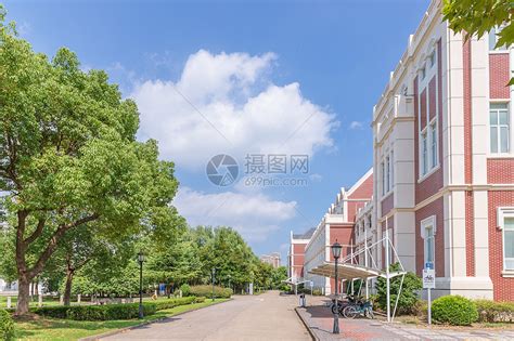 上海外国语大学教学楼高清图片下载-正版图片501006010-摄图网