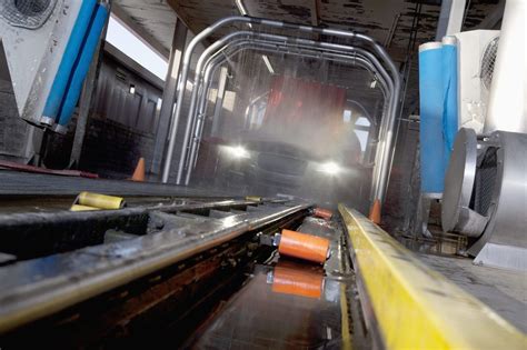 Automatic Car Wash Tunnel Conveyor Roller and Chain Maintenance