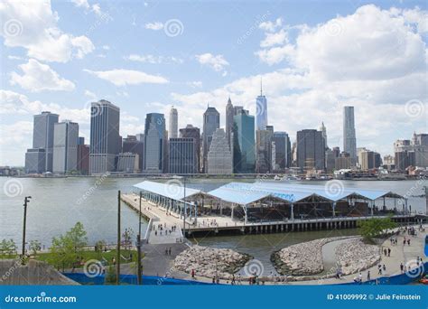 Pier 2 Brooklyn Bridge Park Editorial Photography - Image of pavilliion ...