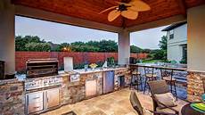 Planning An Outdoor Kitchen by 10 Outdoor Kitchen Ideas Creekstone Outdoor Living Planning An Outdoor Kitchen