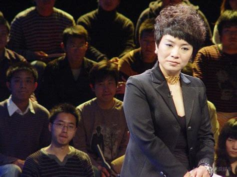 黄石梁晶主持的节目黄石主持人梁晶结婚照