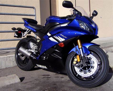 2005 Yamaha YZF-R6 - Moto.ZombDrive.COM