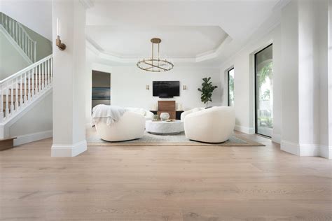 Beautiful neutral living rooms with engineered hardwood floors – RIVA SPAIN