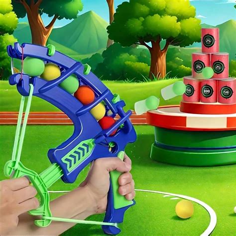 Un set de arquería para principiantes con balas suaves, un lanzador de ...