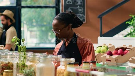 Happy Local Store 的图像结果