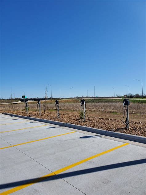 Big Apple Travel Center Joplin | Joplin, MO | EV Station