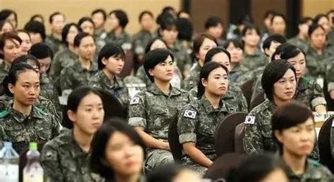 韩女兵领证当天因性侵案自杀，离世前录像曝光_手机新浪网
