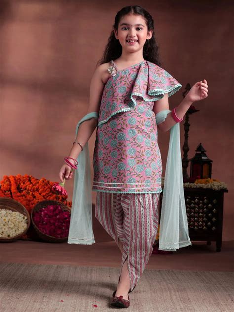 Girls Ethnic Wear - Buy Ethnic Wear for Girls Online | Libas